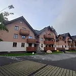 Szum Lomnicy Апартаменты Карпач