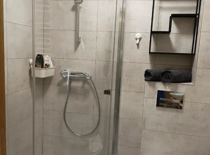 Szum Lomnicy شقة *