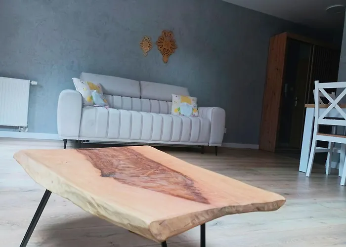 Szum Lomnicy كارباش