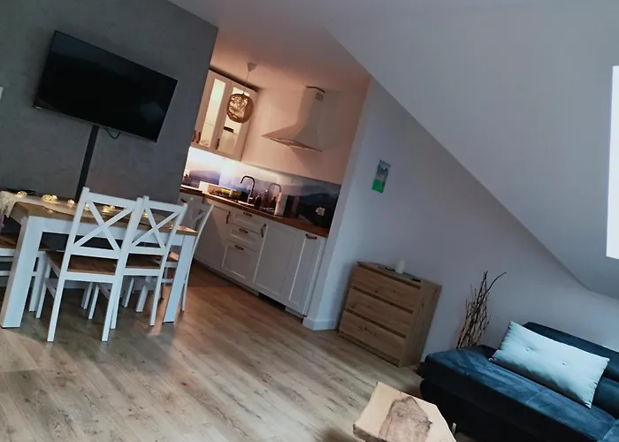 Szum Lomnicy كارباش